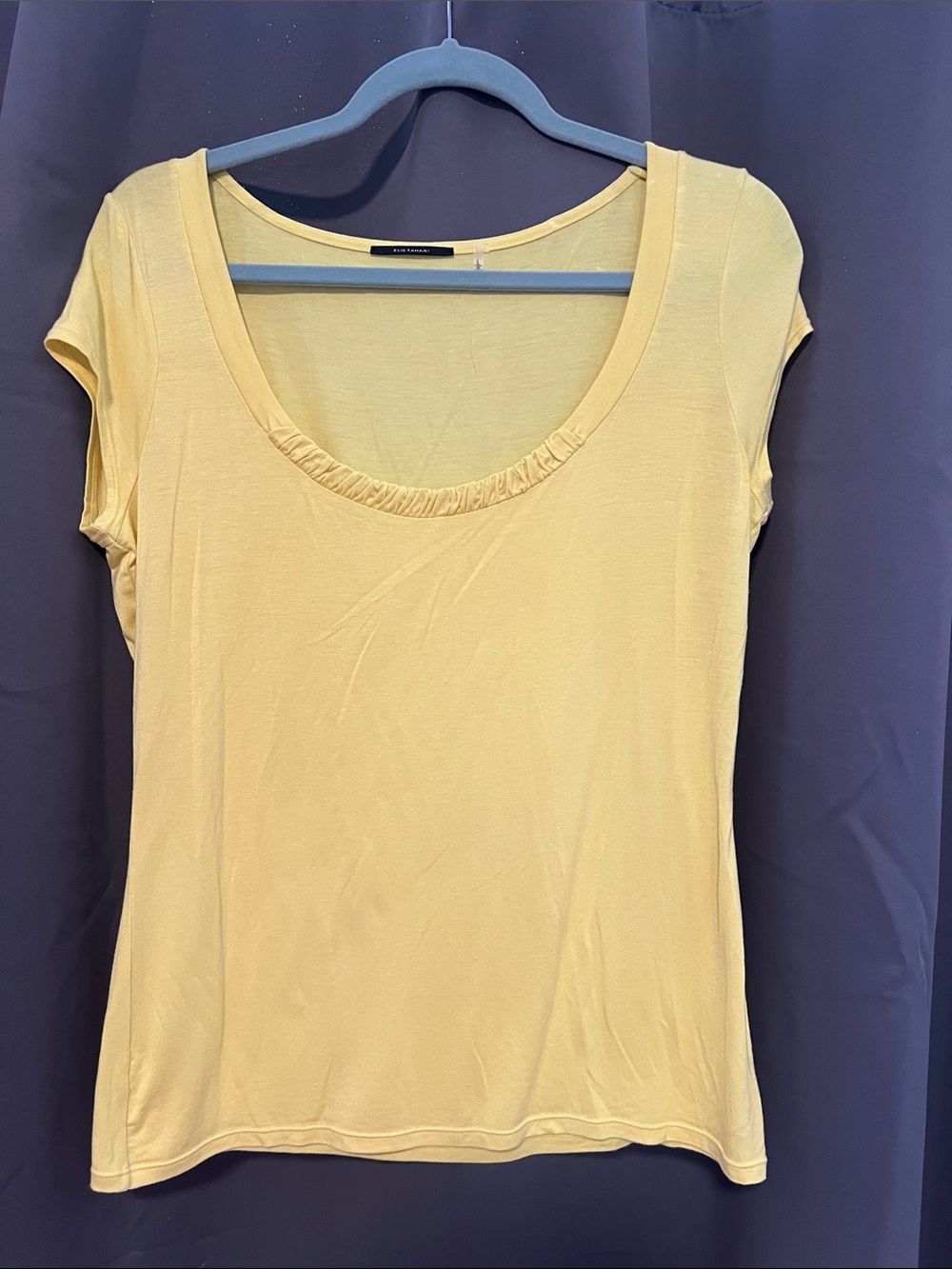 Elie Tahari Pale Yellow Scoop Neck Short Sleeve Top